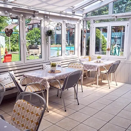 فندق مبيت وإفطار Gaestehaus J. Baumann روست